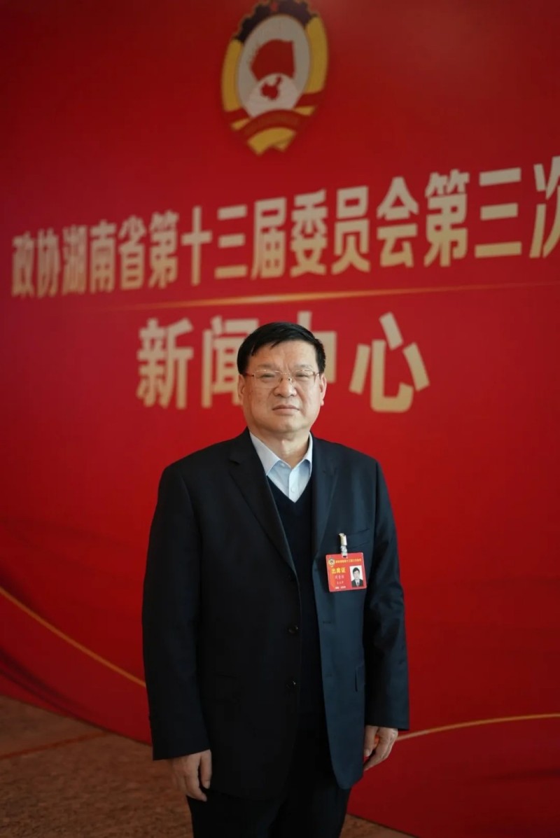 兩會(huì)供銷之聲丨周重旺：產(chǎn)業(yè)先行，以農(nóng)業(yè)經(jīng)營(yíng)主體的發(fā)展助力鄉(xiāng)村振興